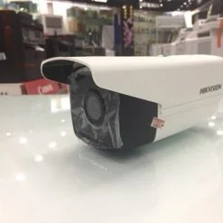 Camera thân trụ IP HIKVISION DS-2CD2T21G0-I 2MP