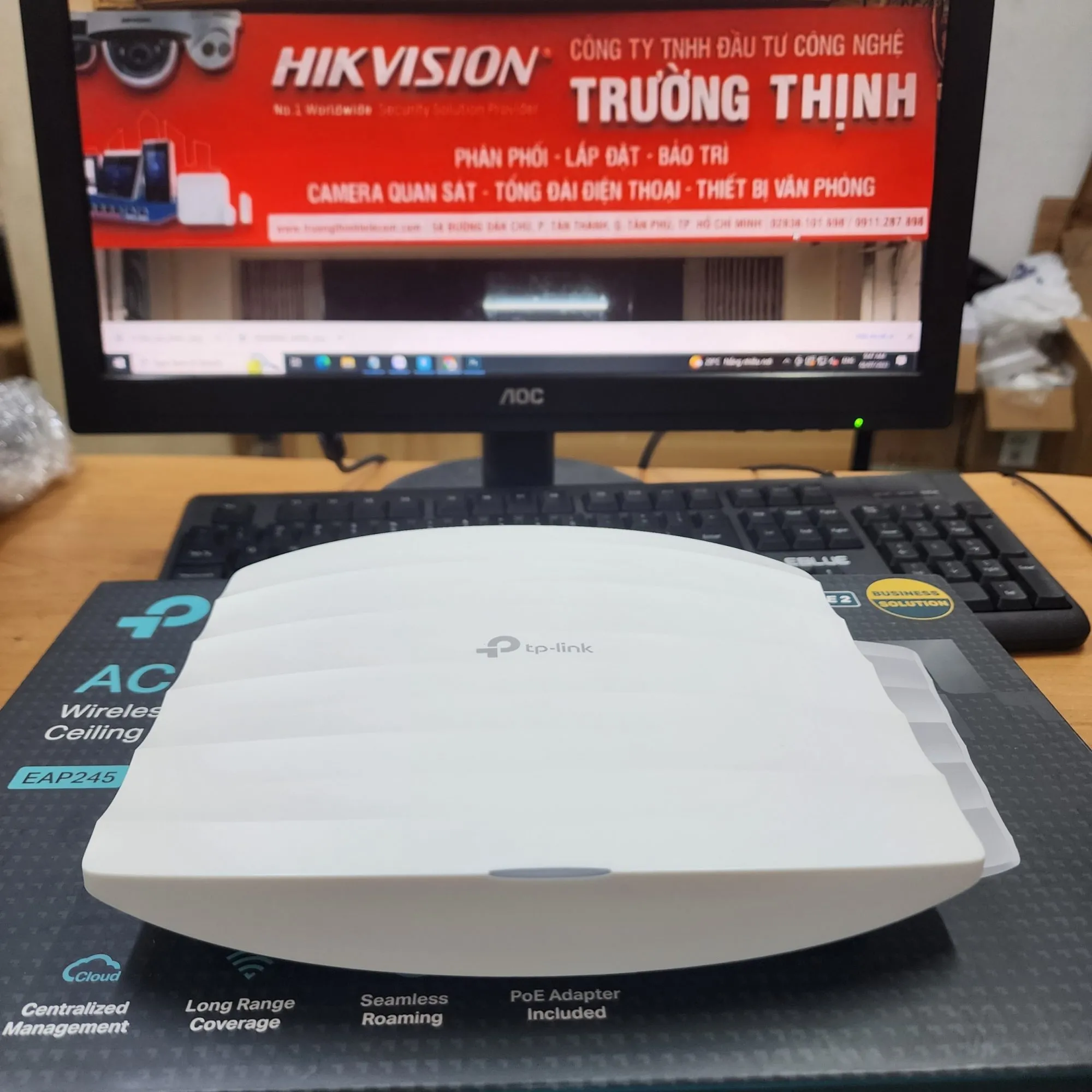 Alternative view of Bộ phát wifi TPlink EAP245