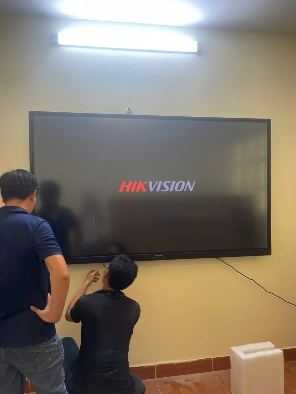 CUNG CẤP MÀN HÌNH TƯƠNG TÁC HIKVISION Dịch vụ lắp đặt và cài đặt màn hình