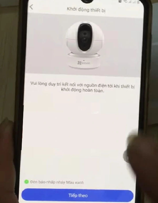 Bật đèn báo nhấp nháy màu xanh