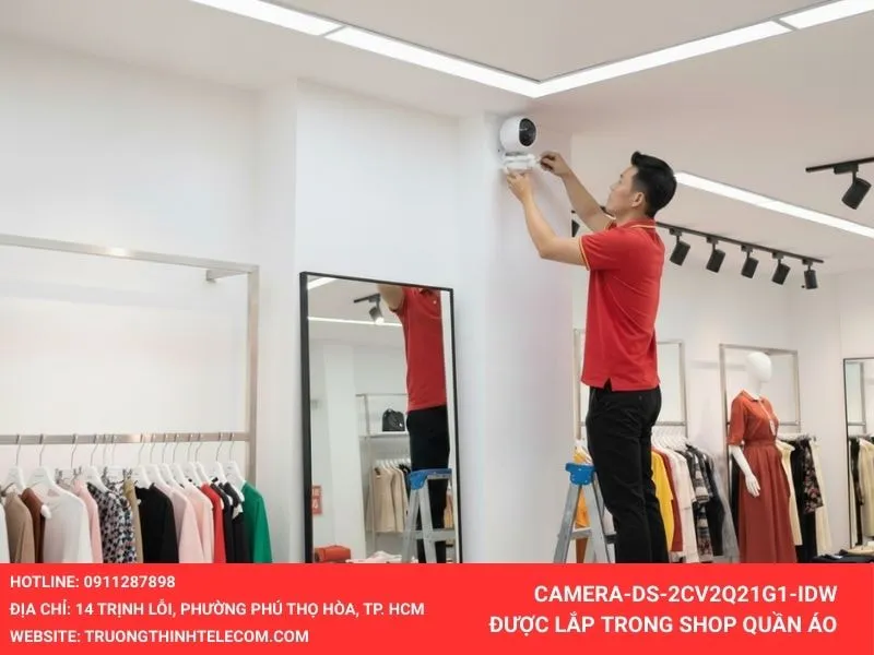 Camera Wifi 2MP HIKVISION DS-2CV2Q21G1-IDW (W) trong shop quần áo