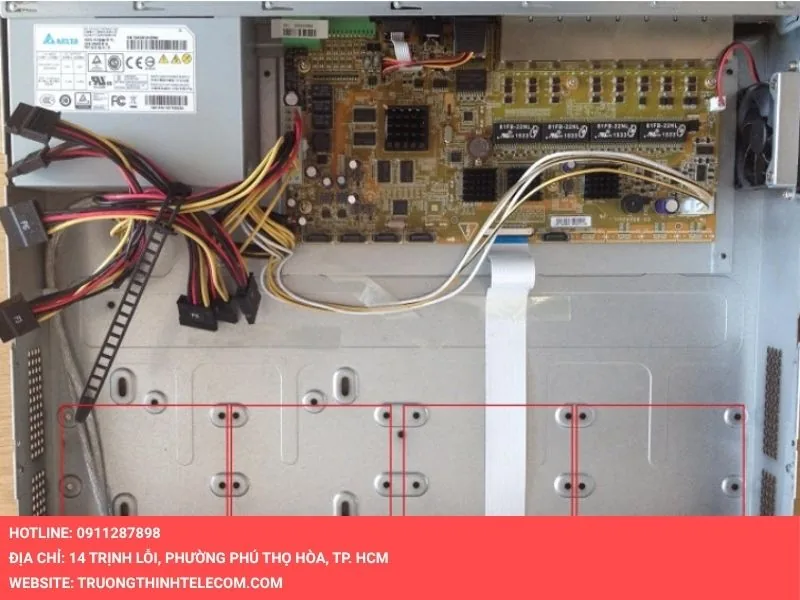 Kiểm tra và thay thế cáp kết nối SATA & nguồn