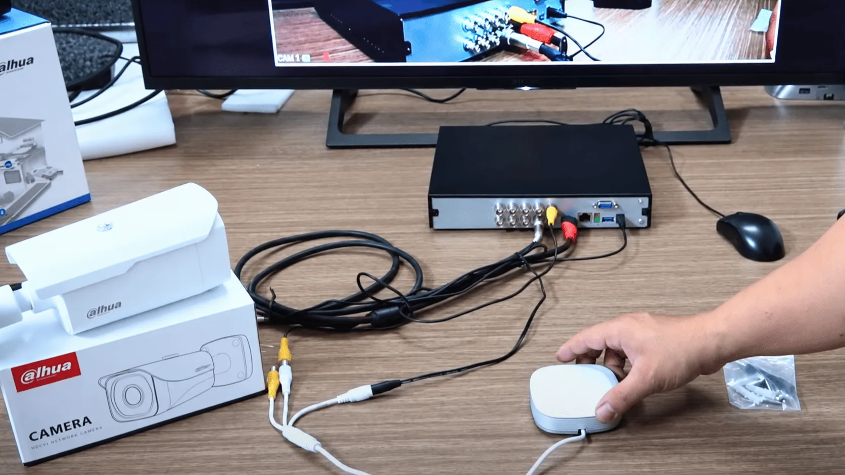 Đấu nối tín hiệu từ Mic vào đầu ghi
