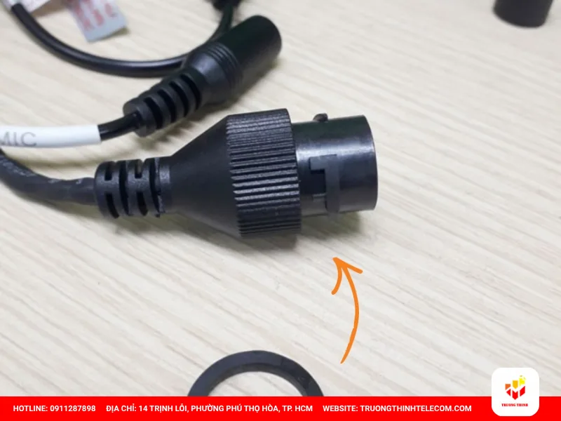 Điểm đi dây và đầu nối ngoài trời không được bảo vệ phù hợp