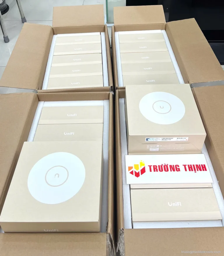 Bộ phát wifi UniFi ốp trần – ảnh thực tế tại Trường Thịnh Telecom