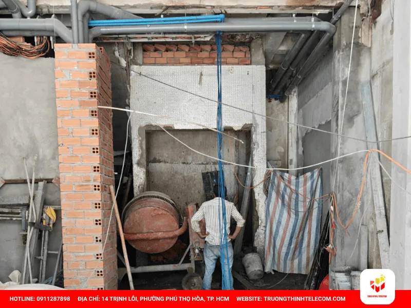 Cần quyết định gì trước khi đội xây dựng đóng trần và tô tường?