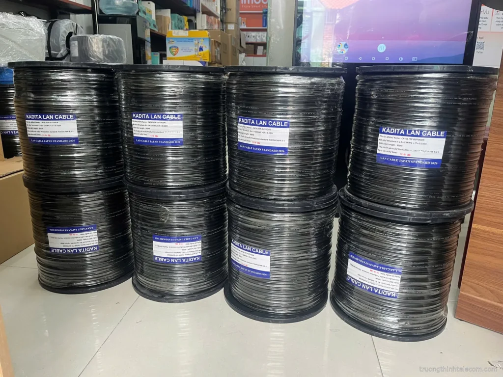 Cáp mạng Kadita Cat6E FTP ngoài trời – ảnh thực tế tại Trường Thịnh Telecom