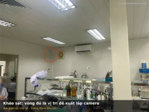 Ảnh khảo sát phòng kiểm nghiệm, vòng đỏ đánh dấu vị trí đề xuất lắp camera