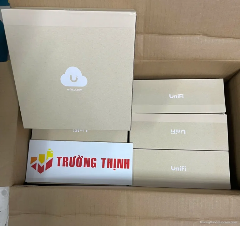 Thiết bị UniFi nguyên hộp – ảnh thực tế tại Trường Thịnh Telecom