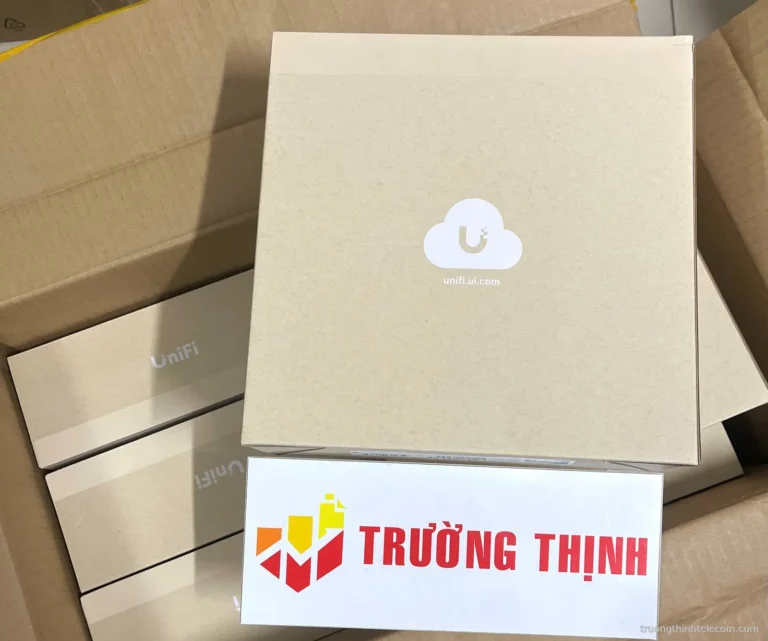 Thiết bị UniFi nguyên hộp – ảnh thực tế tại Trường Thịnh Telecom