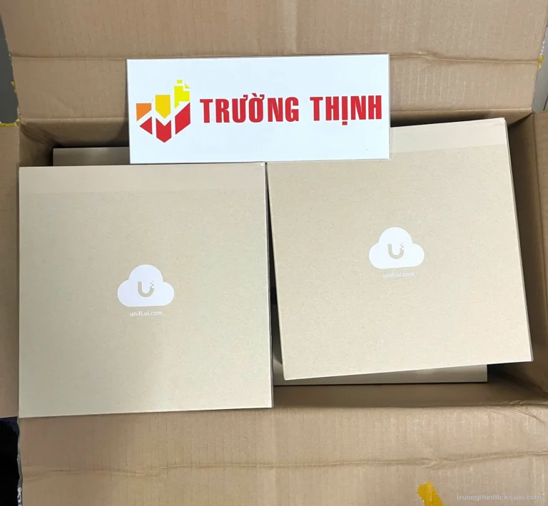 Thiết bị UniFi nguyên hộp – ảnh thực tế tại Trường Thịnh Telecom