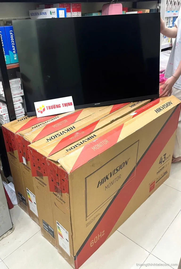 Hikvision màn hình giám sát 43 inch 60Hz – ảnh thực tế tại Trường Thịnh Telecom