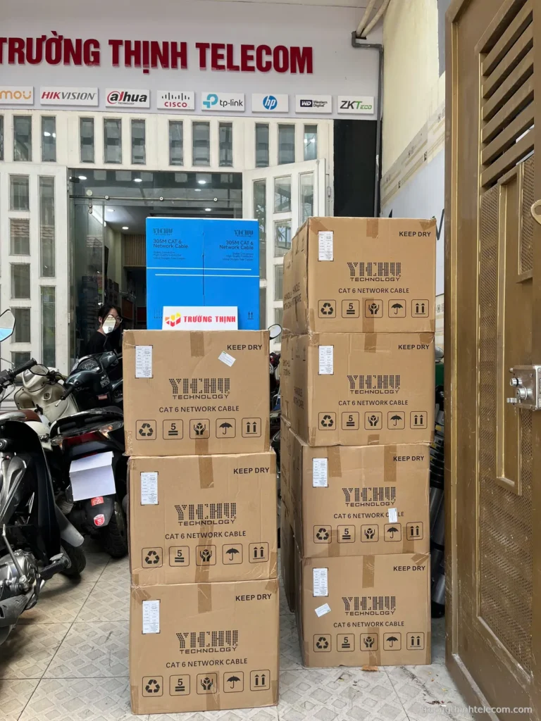 Yichu cáp mạng Cat6 305m thùng hàng – ảnh thực tế tại Trường Thịnh Telecom