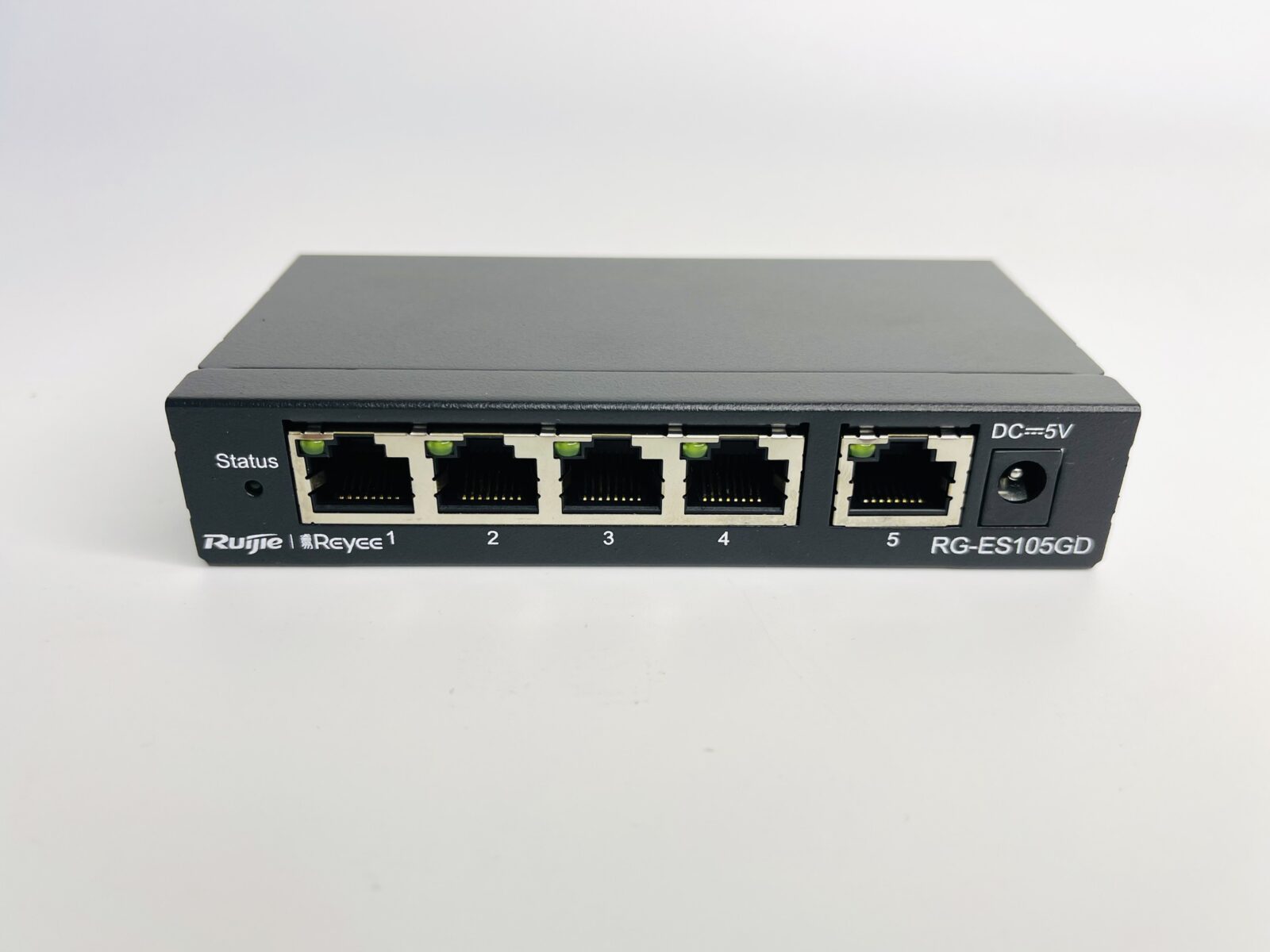 Switch Ruijie Reyee RG-ES105GD 5-Port: Thiết bị chuyển mạch mạnh mẽ với 5 cổng